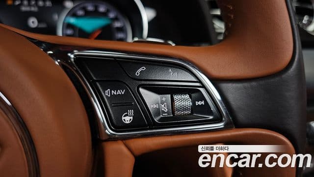 Bentley Bentayga 2018 — Şəkil 24/38