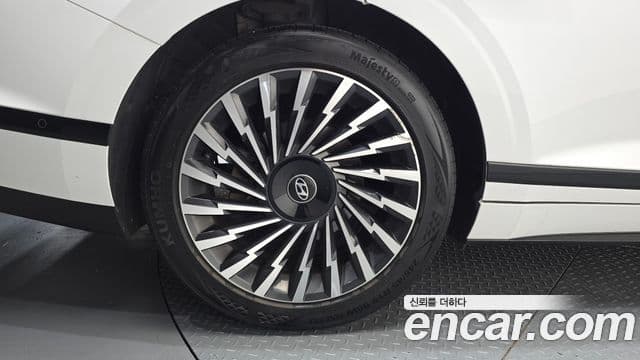 Hyundai Grandeur Hybrid 2023 — ფოტო 8/32