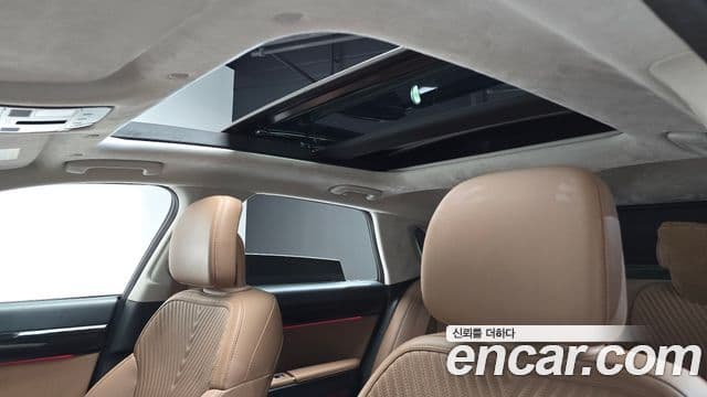 Hyundai Grandeur Hybrid 2023 — ფოტო 28/32