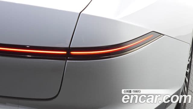 Hyundai Grandeur Hybrid 2023 — ფოტო 2/32