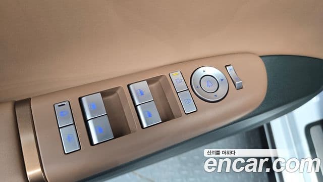 Hyundai Grandeur Hybrid 2023 — ფოტო 32/32