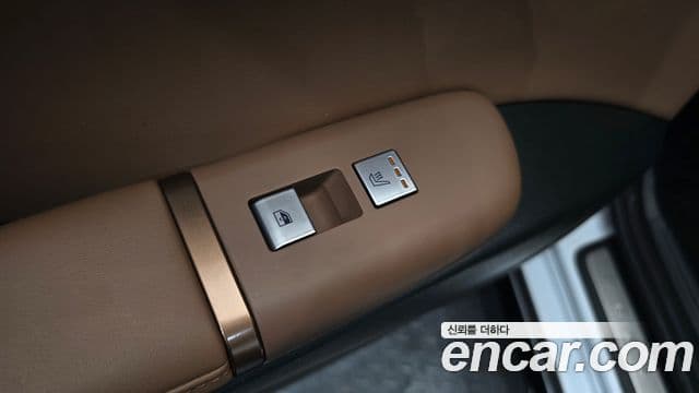 Hyundai Grandeur Hybrid 2023 — ფოტო 5/32