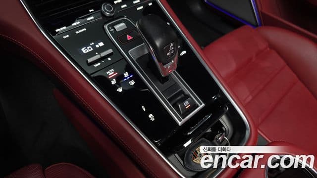 Porsche Panamera 2021 — Şəkil 25/36