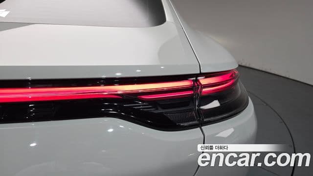 Porsche Panamera 2021 — Şəkil 32/36