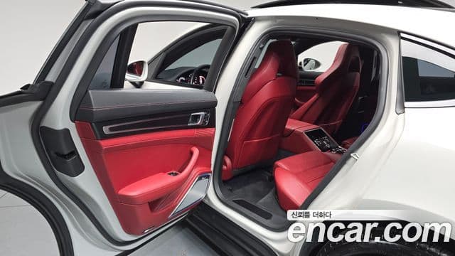 Porsche Panamera 2021 — Şəkil 17/36