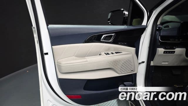 Kia Carnival 2025 — ფოტო 16/40