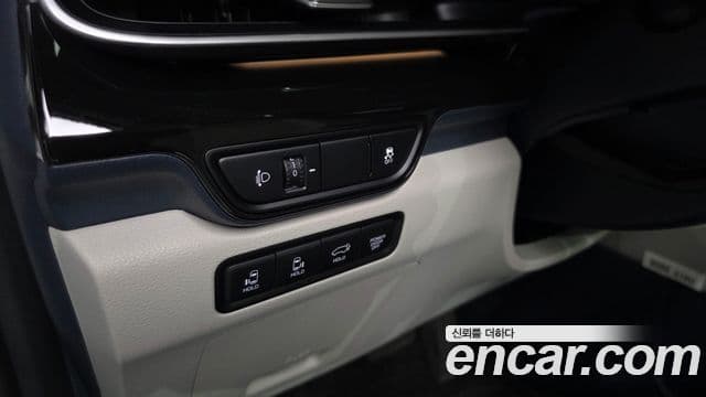 Kia Carnival 2025 — ფოტო 8/40