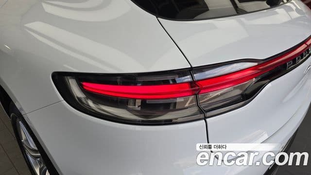 Porsche Macan 2019 — ფოტო 9/33
