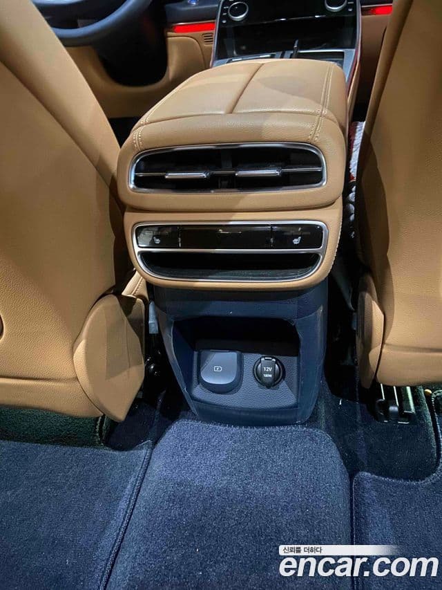 Genesis GV80 2022 — ფოტო 15/16