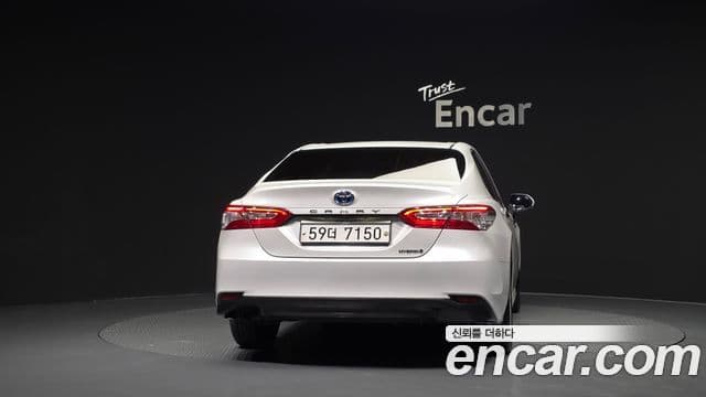 Toyota Camry 2019 — Photo 20/31