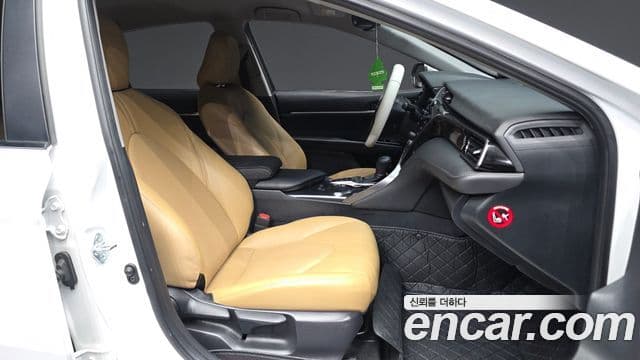 Toyota Camry 2019 — Photo 10/31