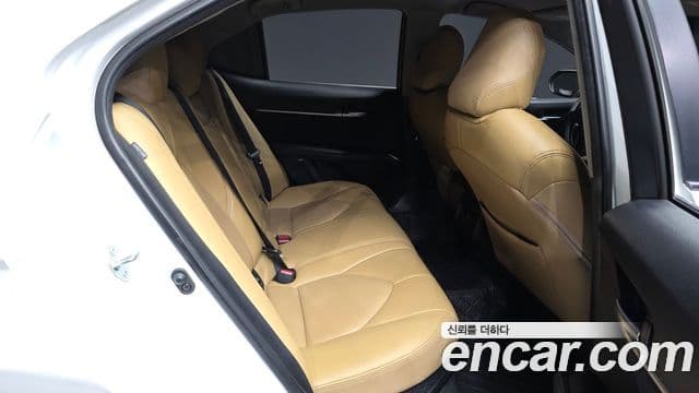 Toyota Camry 2019 — Photo 11/31