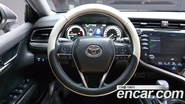 Toyota Camry 2019 — Photo 12/31