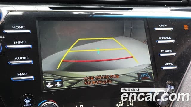 Toyota Camry 2019 — Photo 21/31