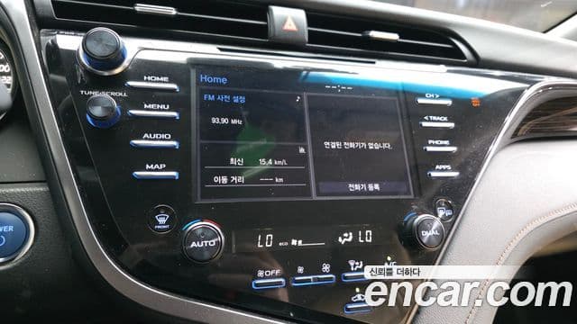 Toyota Camry 2019 — Photo 24/31