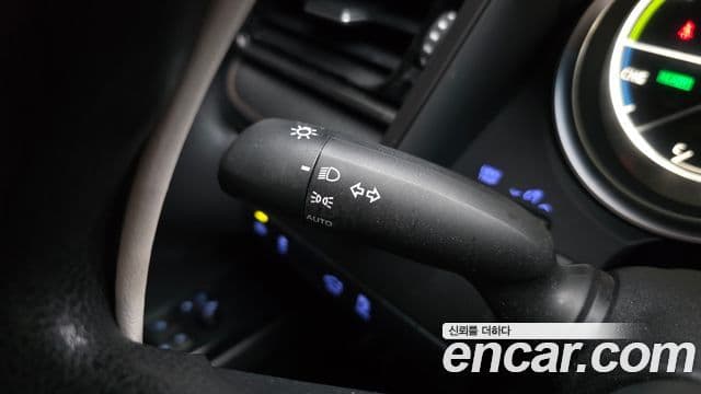 Toyota Camry 2019 — Photo 28/31