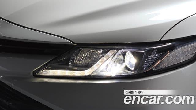 Toyota Camry 2019 — Photo 13/31