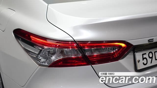 Toyota Camry 2019 — Photo 4/31