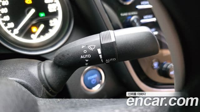 Toyota Camry 2019 — Photo 16/31