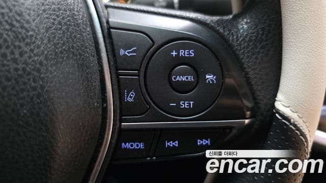Toyota Camry 2019 — Photo 23/31