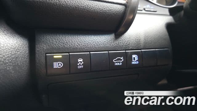 Toyota Camry 2019 — Photo 18/31