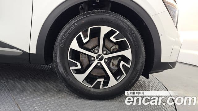 Kia Sportage 2022 — Şəkil 28/30