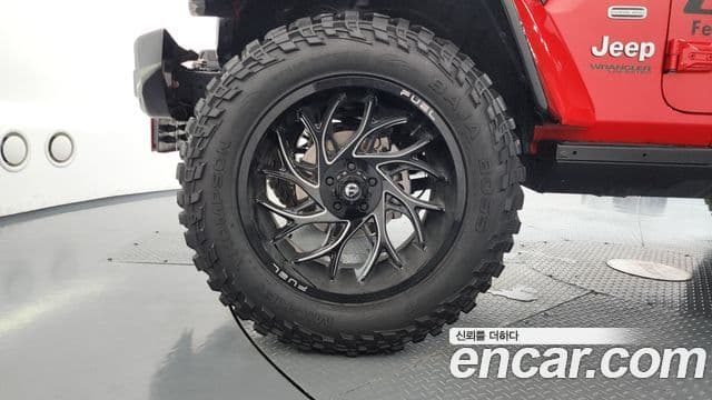 Jeep Wrangler 2021 — Photo 30/30