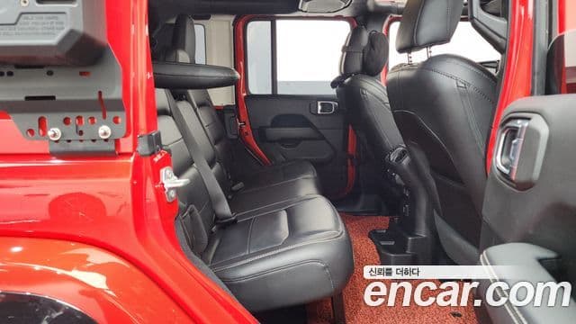 Jeep Wrangler 2021 — Photo 11/30