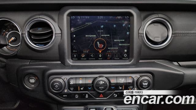 Jeep Wrangler 2021 — Photo 3/30
