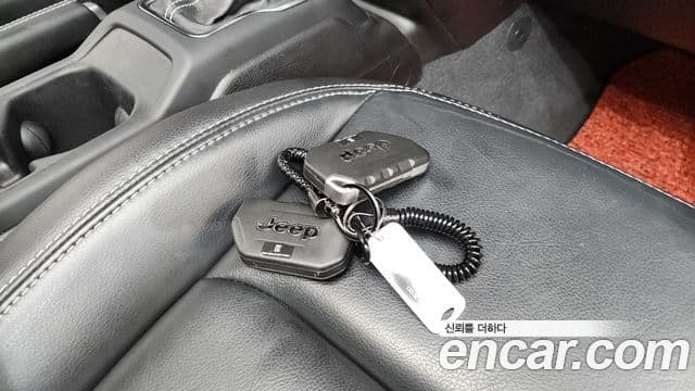 Jeep Wrangler 2021 — Photo 2/30