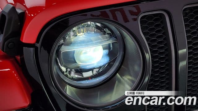 Jeep Wrangler 2021 — Photo 28/30