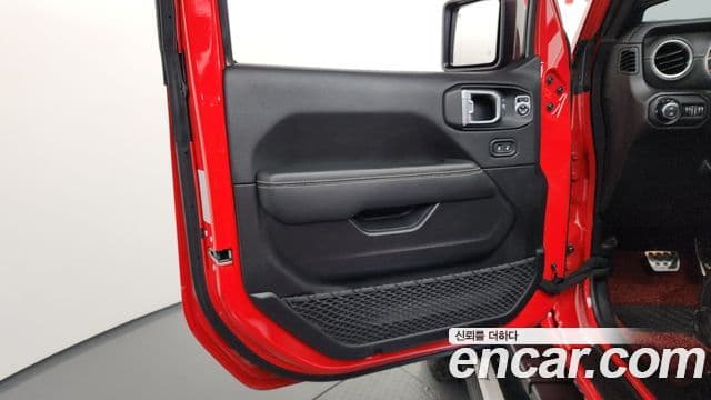 Jeep Wrangler 2021 — Photo 25/30