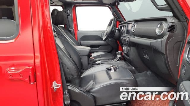 Jeep Wrangler 2021 — Photo 19/30