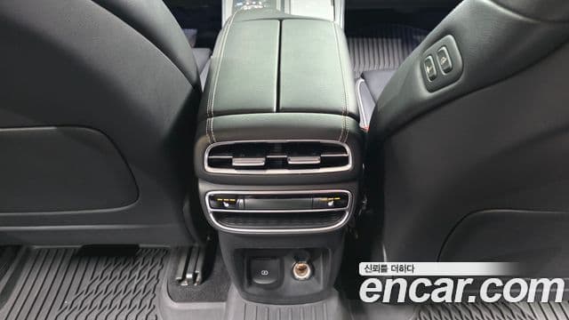 Genesis GV80 2023 — Photo 16/35