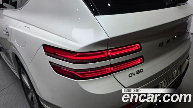 Genesis GV80 2023 — Photo 25/35
