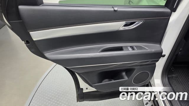 Genesis GV80 2023 — Photo 14/35