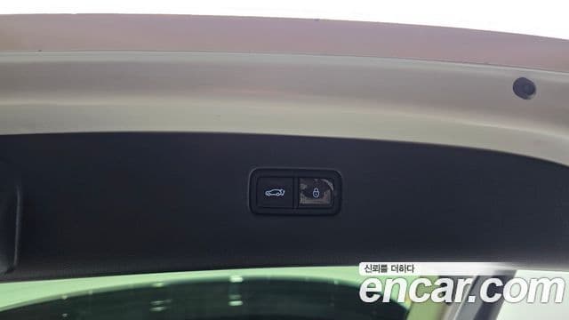 Genesis GV80 2023 — Photo 33/35