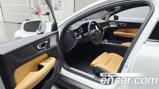 Volvo V60 Cross Country 2025 — Фото 10/20