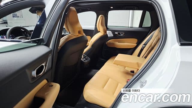 Volvo V60 Cross Country 2025 — Фото 11/20