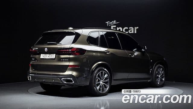 BMW X5 2024 — Photo 2/36
