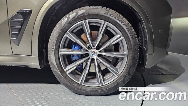 BMW X5 2024 — Photo 27/36