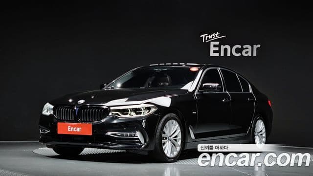 BMW 5 Series 2018 — Photo 28/32