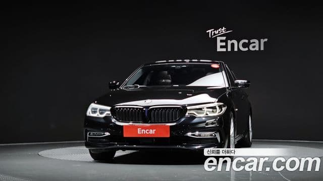 BMW 5 Series 2018 — Photo 24/32