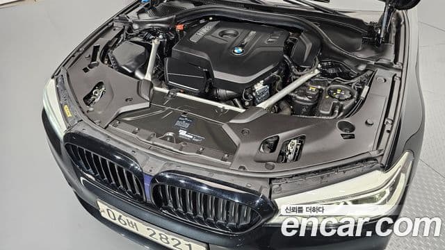 BMW 5 Series 2018 — Photo 32/32