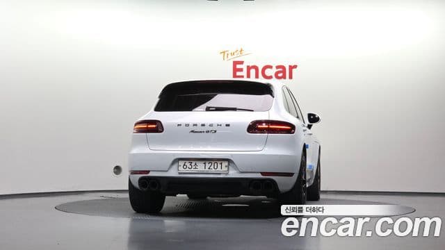 Porsche Macan 2018 — Şəkil 11/31
