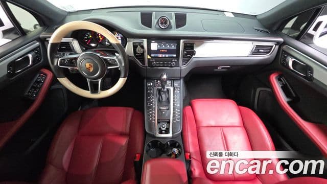 Porsche Macan 2018 — Şəkil 27/31