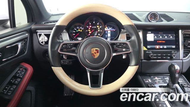 Porsche Macan 2018 — Şəkil 16/31