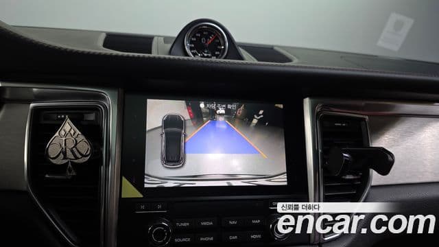 Porsche Macan 2018 — Şəkil 24/31