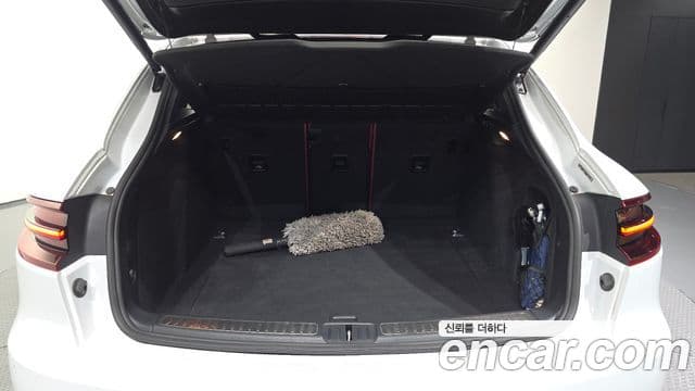 Porsche Macan 2018 — Şəkil 1/31