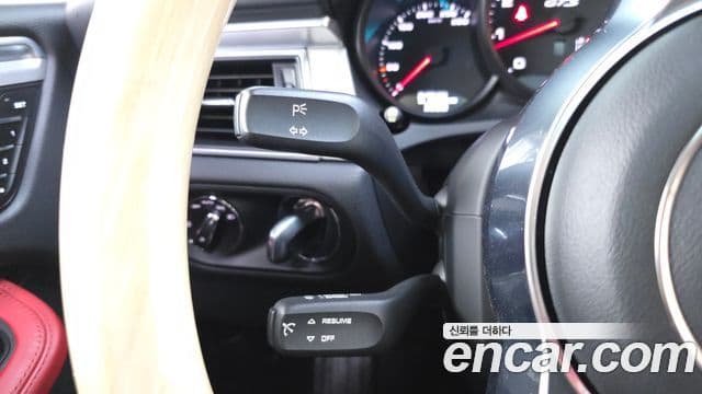 Porsche Macan 2018 — Şəkil 22/31
